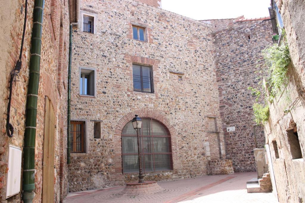 Hotel" La Tour De L'Horloge " Rivesaltes Exterior photo